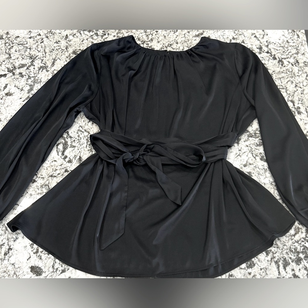 Very Flattering Scoop Tie-Waist Peplum Style Top